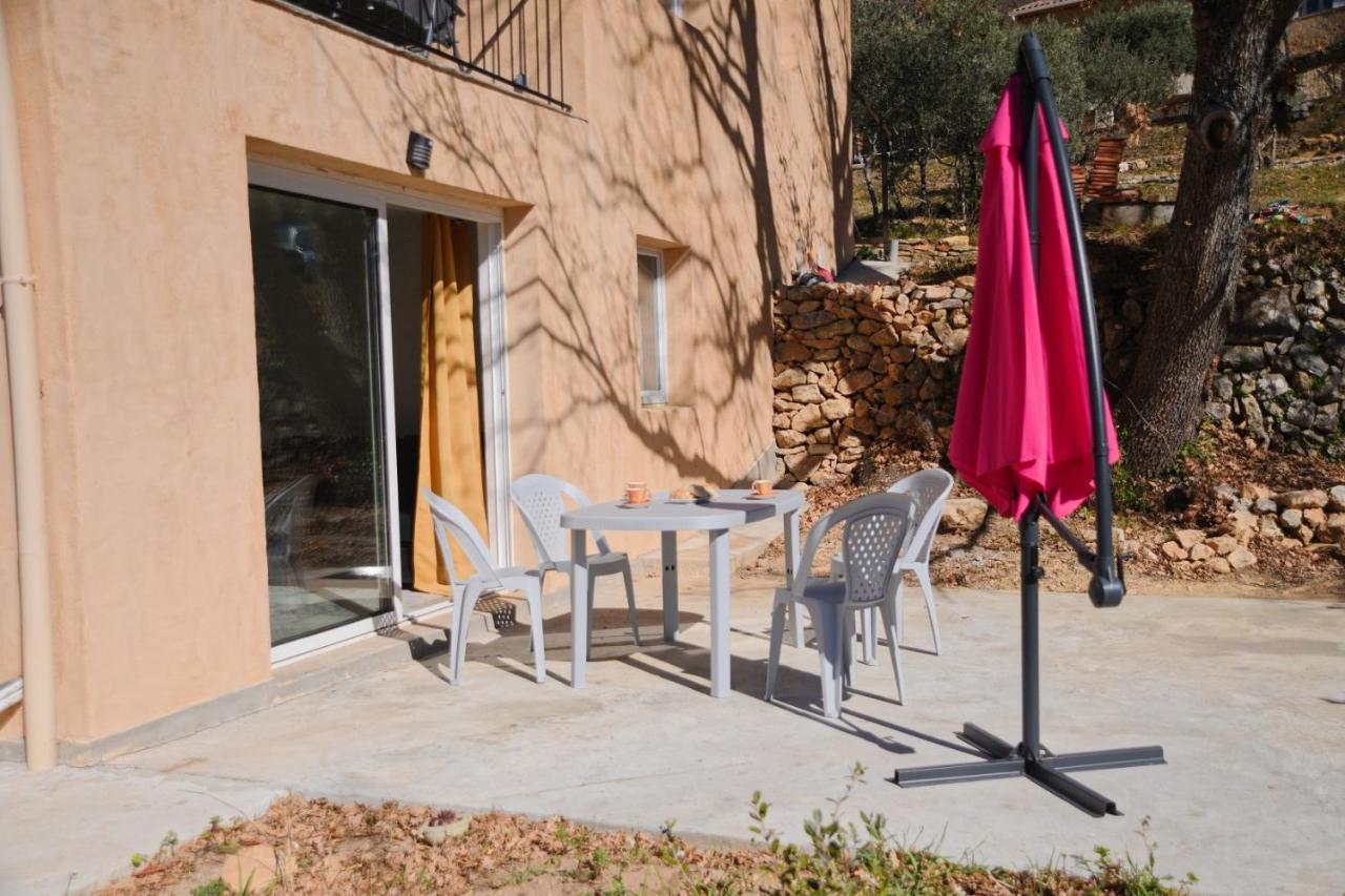 Les Quatre Chenes Apartment Bauduen Bagian luar foto