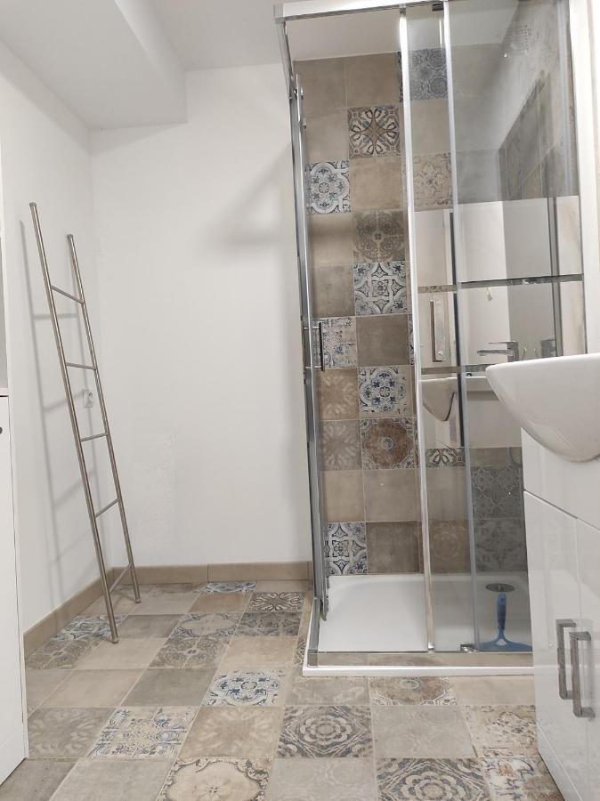 Les Quatre Chenes Apartment Bauduen Bagian luar foto